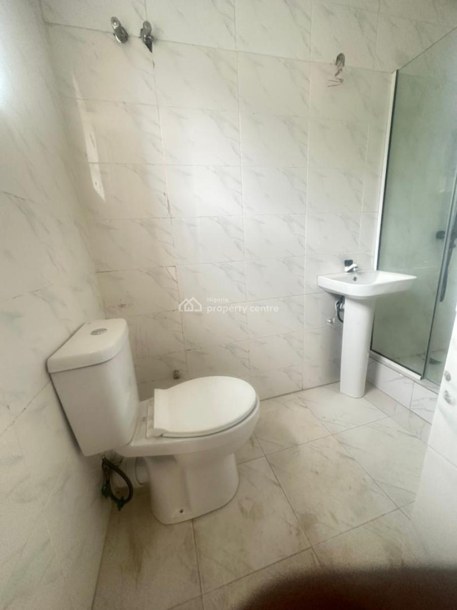 Luxurious and Spacious 2 Bedroom + Bq,  with 24 Hours Light, Ologolo, Lekki, Lagos, Flat / Apartment for Rent