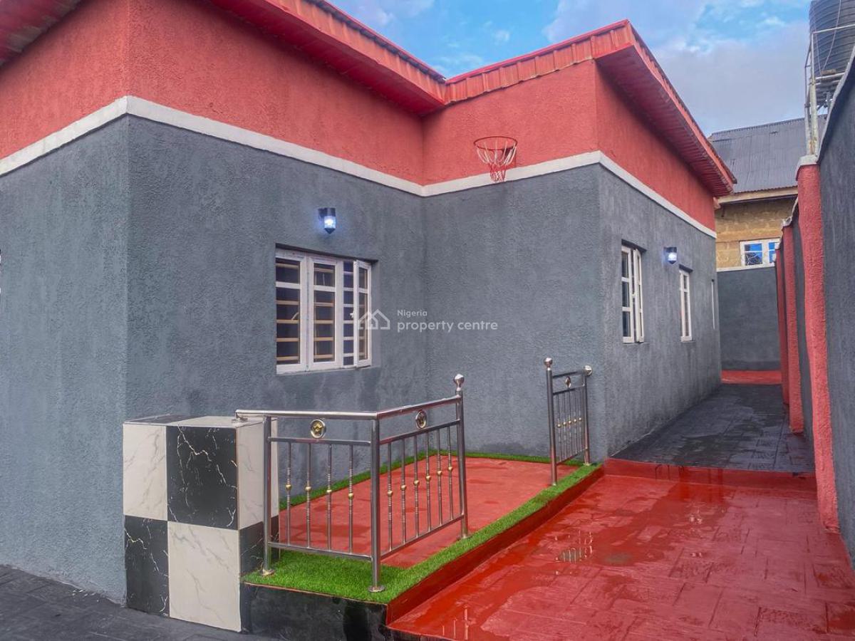Very Spacious 3 Bedroom Bungalow, Akala Express, Ibadan, Oyo, Detached Bungalow for Sale