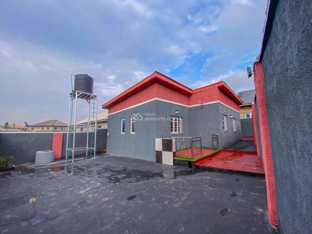 Very Spacious 3 Bedroom Bungalow, Akala Express, Ibadan, Oyo, Detached Bungalow for Sale