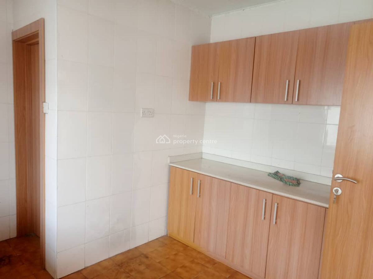 Spacious 3 Bedroom Apartment, Ikeja Gra, Ikeja, Lagos, Flat / Apartment for Rent