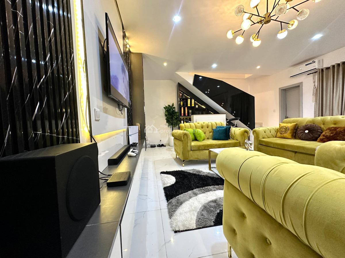 Luxury 2 Bedrooms Maisonette, Lekki Phase 1, Lekki, Lagos, Flat / Apartment Short Let