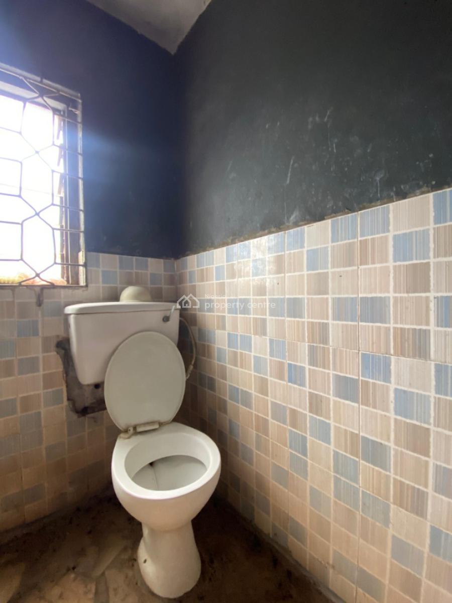 Room in a Flat with Modern Facilities, Agbowo, Ibadan, Oyo, Self Contain (single Rooms) for Rent