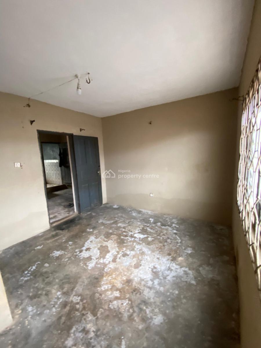 Room in a Flat with Modern Facilities, Agbowo, Ibadan, Oyo, Self Contain (single Rooms) for Rent