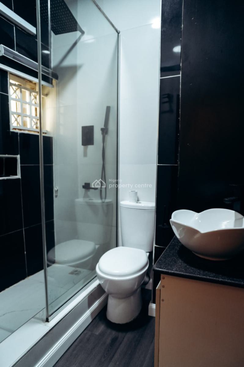 Lovely 3 Bedrooms Flat, Ensuite with Bq, Upstairs, Prime Waters Garden Estate, Lekki Phase 1, Lekki, Lagos, Flat / Apartment for Rent