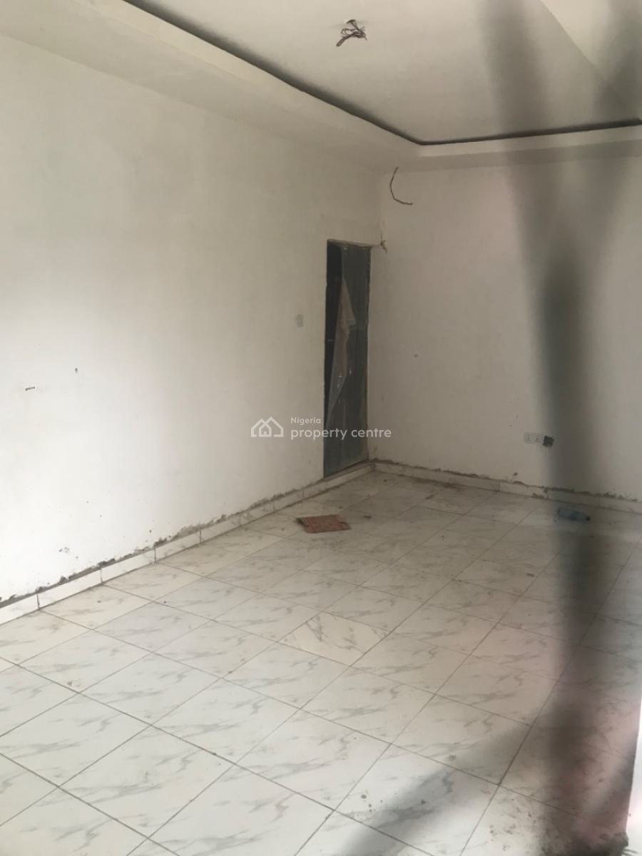 Room Self Contain, Pedro Road, Shomolu, Lagos, Self Contain (single Rooms) for Rent