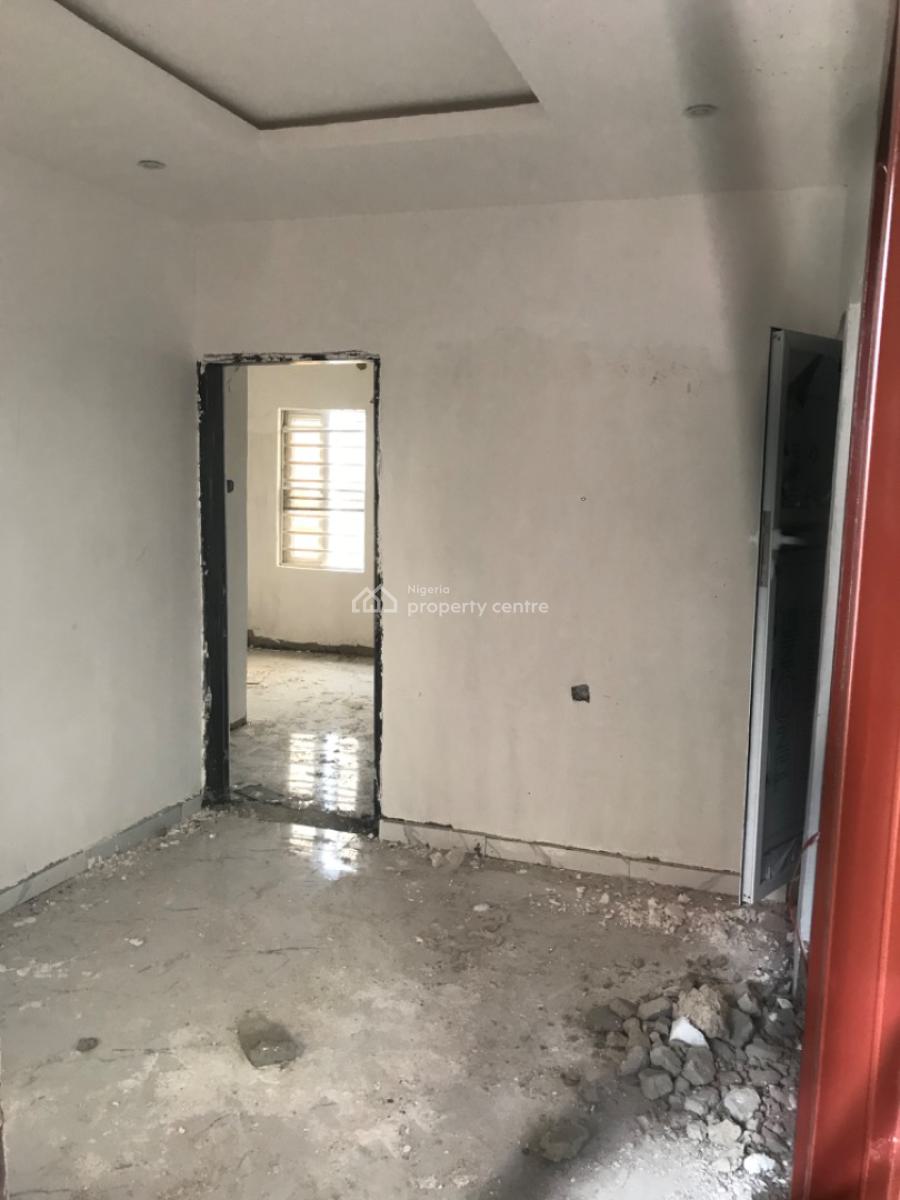 Mini Flat, Pedro Road, Shomolu, Lagos, Mini Flat (room and Parlour) for Rent