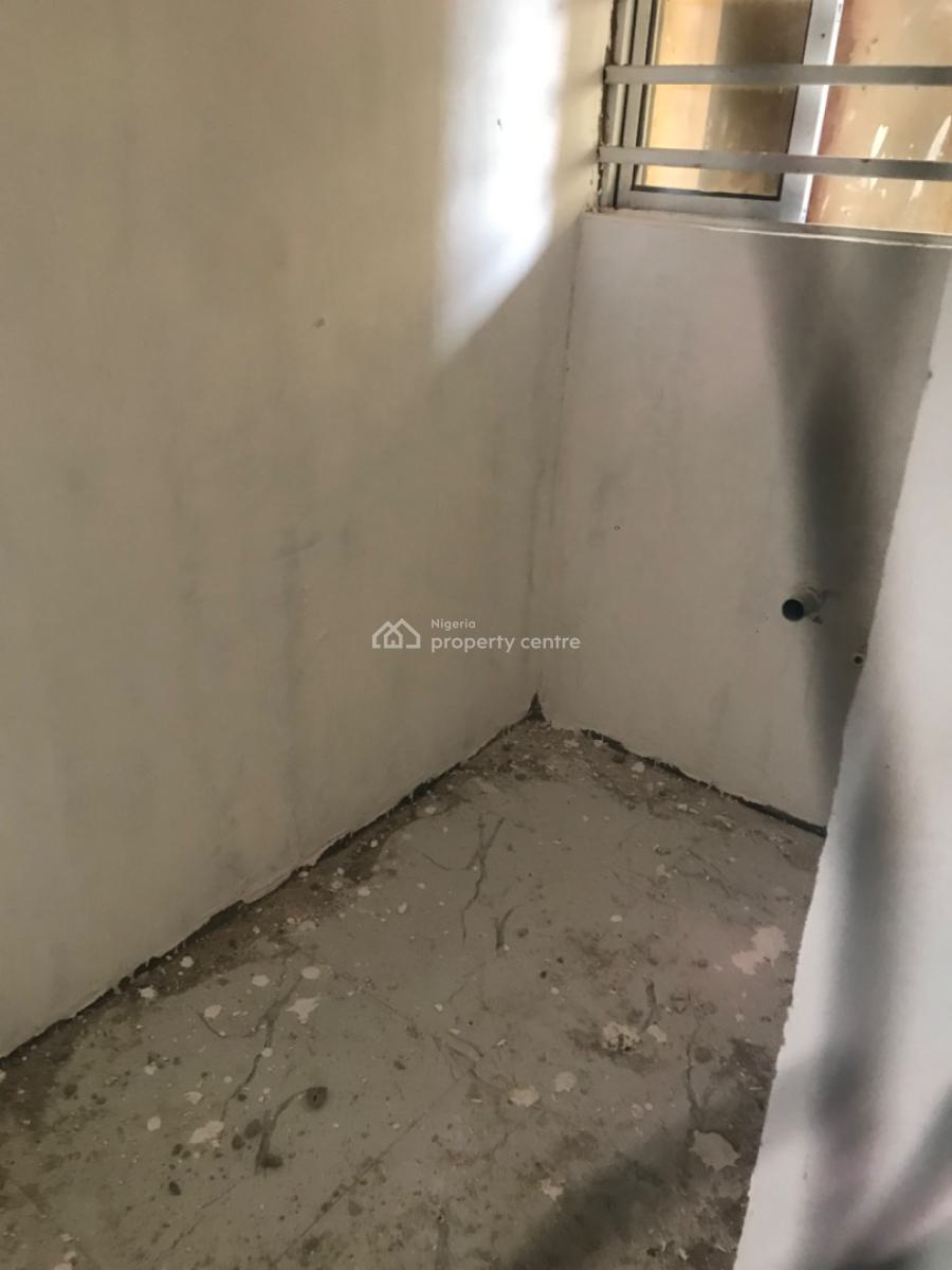 Mini Flat, Pedro Road, Shomolu, Lagos, Mini Flat (room and Parlour) for Rent