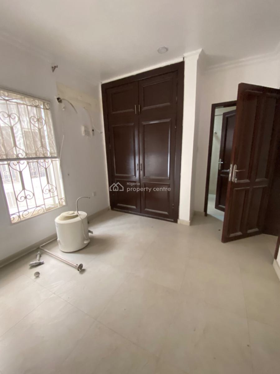 Serviced 3 Bedroom Flat, Off Admiralty Way, Lekki Phase 1, Lekki, Lagos, Flat / Apartment for Rent