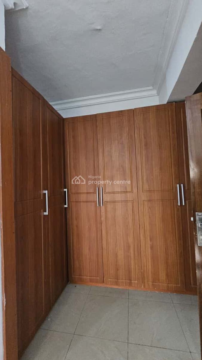 Conducive 3 Bedroom Apartment with a Bq, Lekki Phase 1, Lekki, Lagos, House for Rent