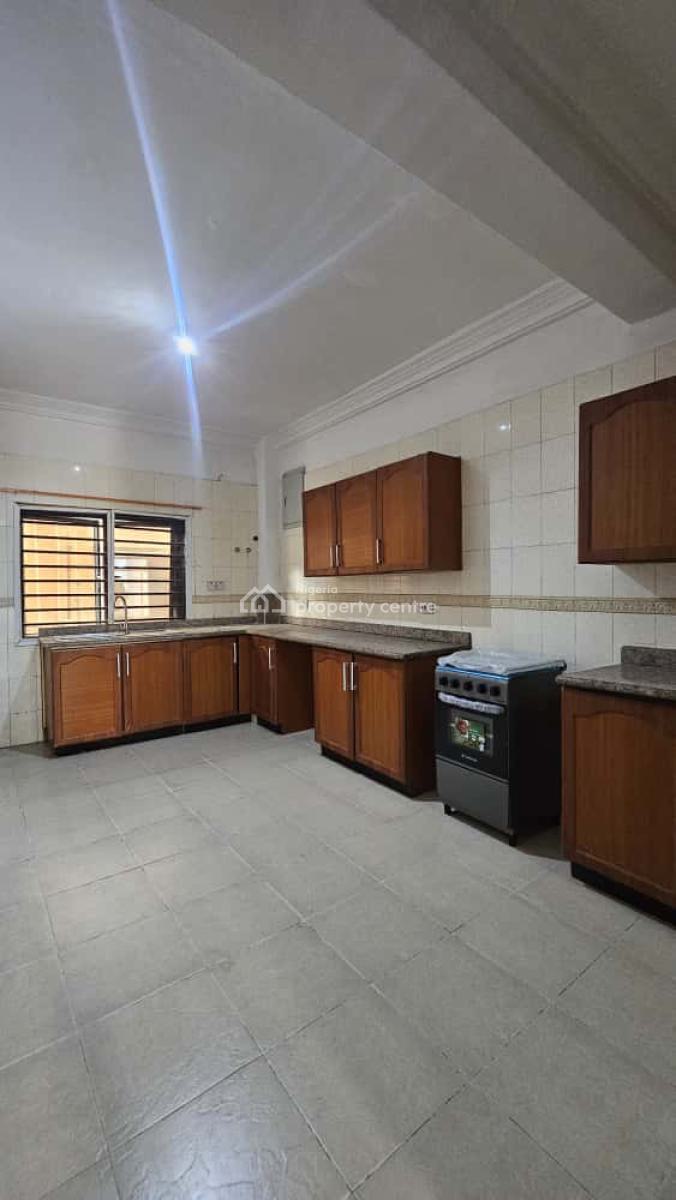 2 Bedroom Apartment with a Bq, Lekki Phase 1, Lekki, Lagos, Flat / Apartment for Rent