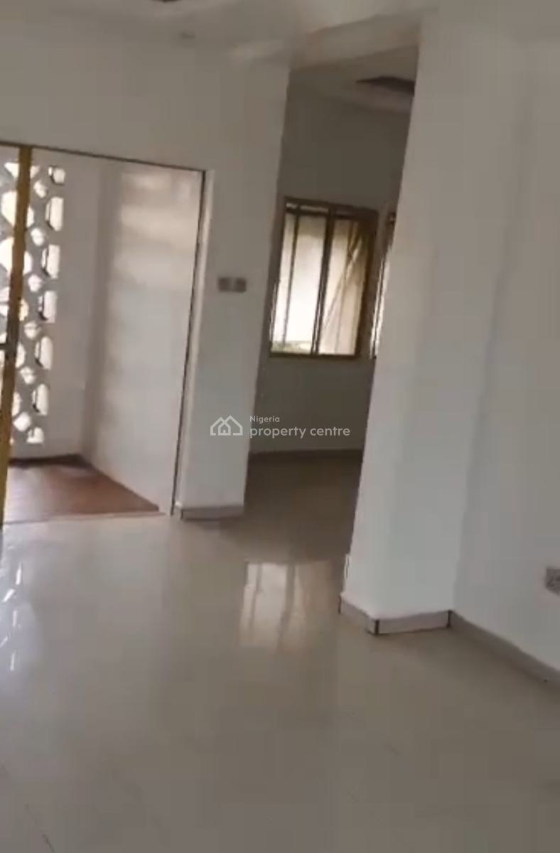 Clean 3 Bedroom Flat, Airbnb Can Fly, Secure Estate, Area 11(fully Tarred Rd), Garki, Abuja, Flat / Apartment for Rent