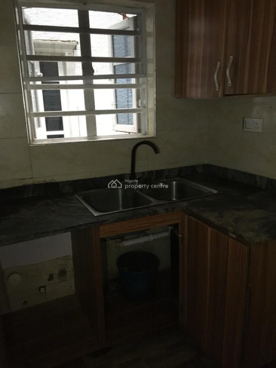 2 Bedroom Apartment in Prime Location, Agungi, Lekki, Lagos, Flat / Apartment for Rent
