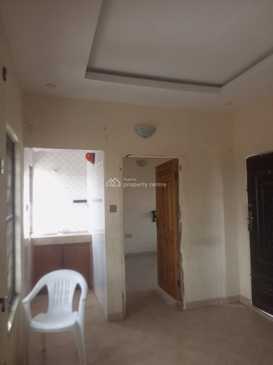 Clean Mini Flat Upstairs, Canoe Axis, Oke Afa, Isolo, Lagos, Mini Flat (room and Parlour) for Rent