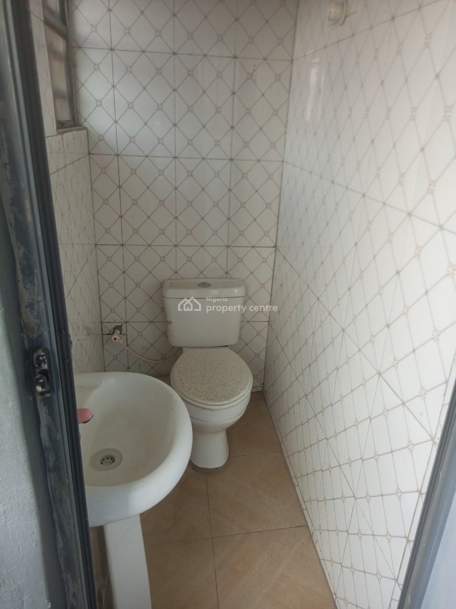 Clean Mini Flat Upstairs, Canoe Axis, Oke Afa, Isolo, Lagos, Mini Flat (room and Parlour) for Rent