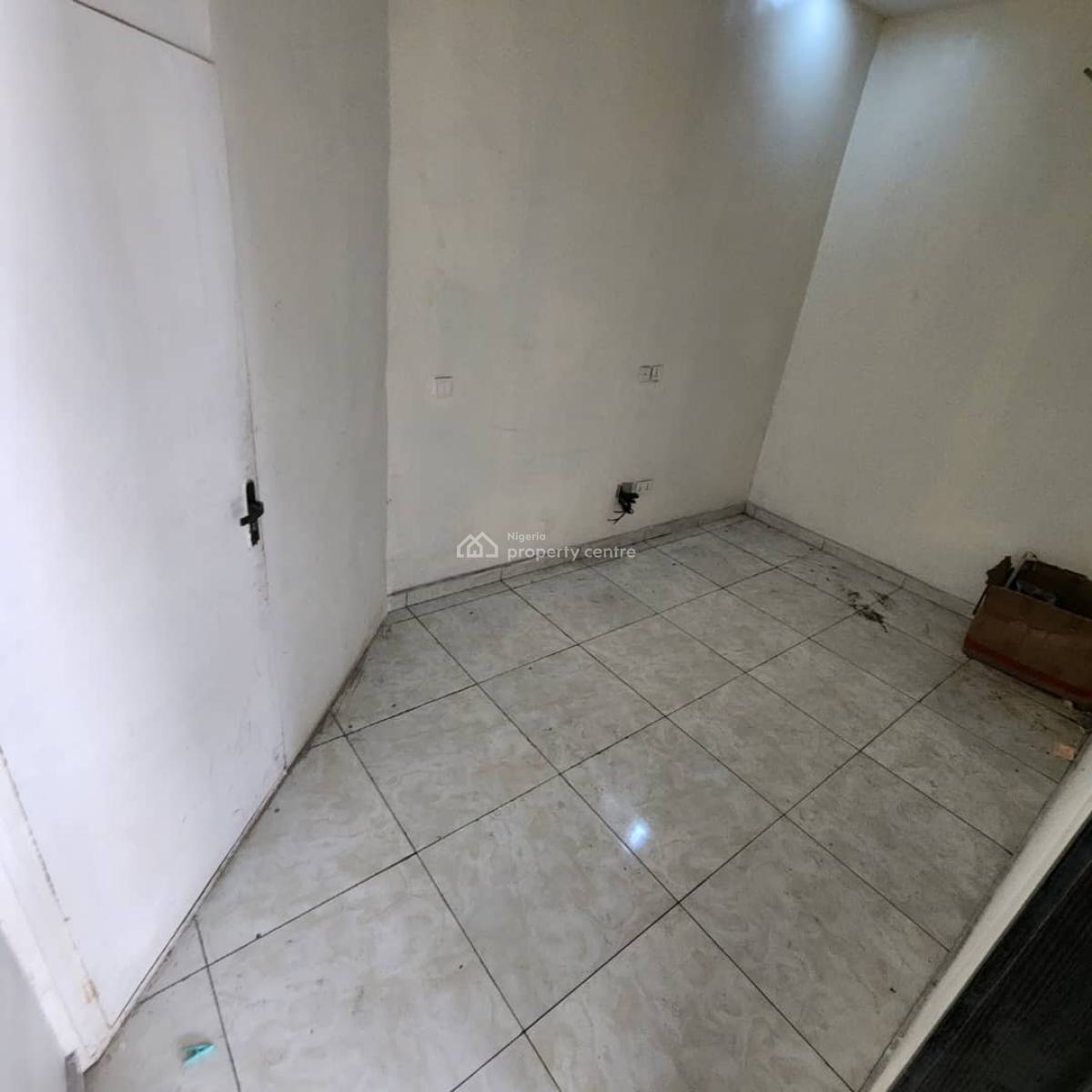 Spacious Master Bedroom and Parlor in a Shared Apartment, Agungi Bustop,  Lekki, Lagos, Agungi, Lekki, Lagos, Flat / Apartment for Rent