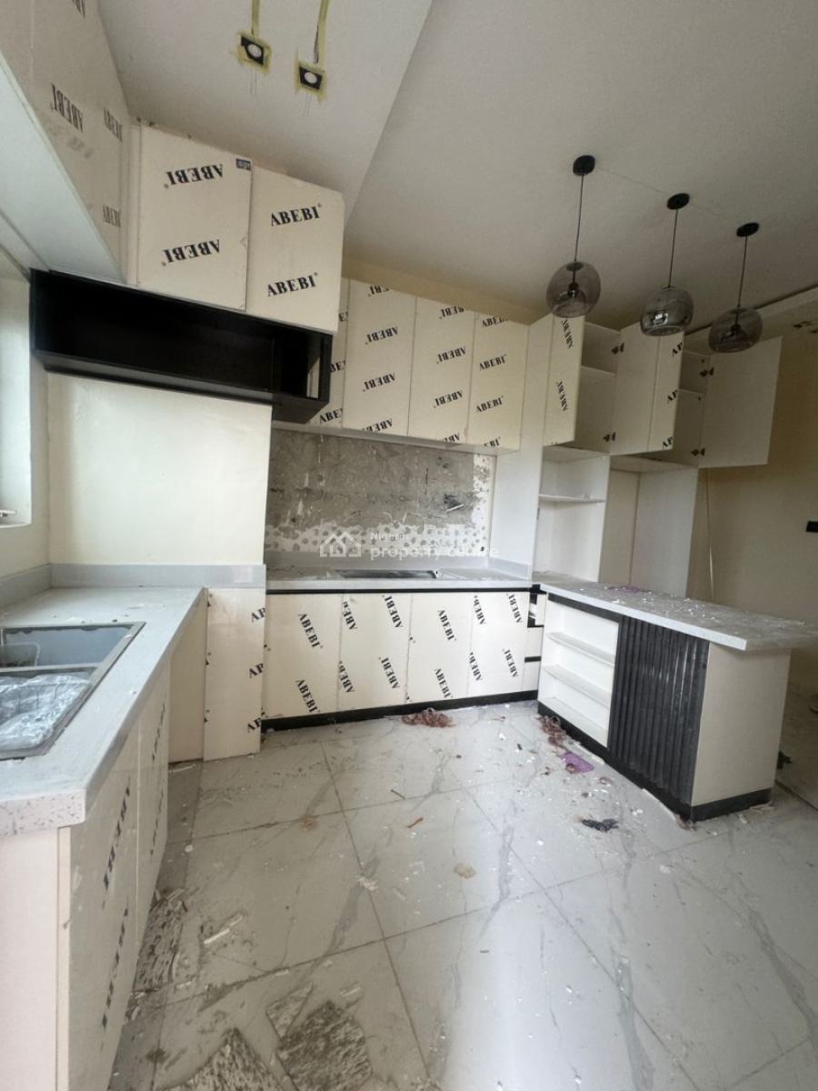 2-bedroom Apartment with Bq, Lekki Phase 1, Lekki, Lagos, Flat / Apartment for Sale