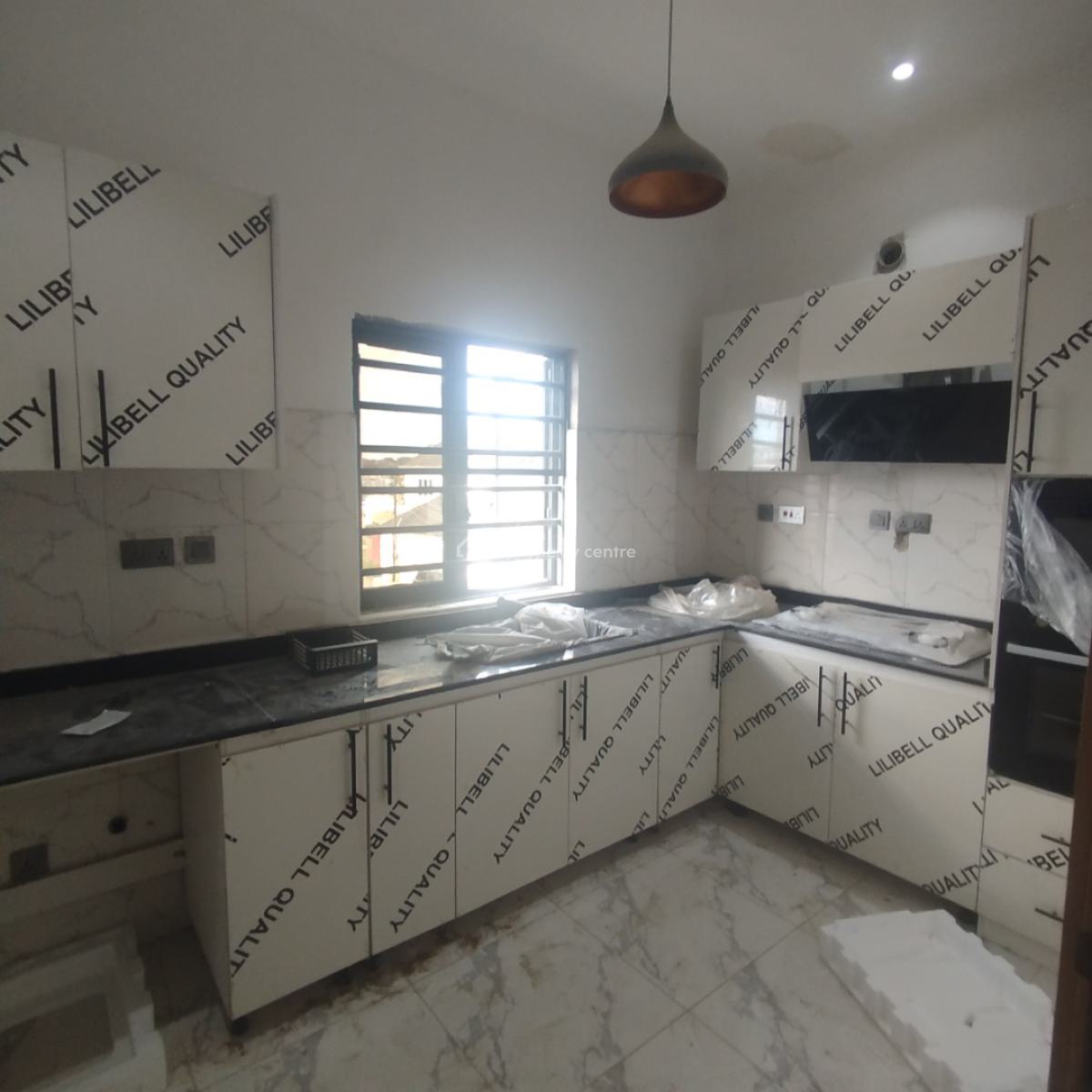 Fantastic 3 Bedroom Flat, Orchid Road Before The Roundabout, Lekki Expressway, Lekki, Lagos, Flat / Apartment for Sale