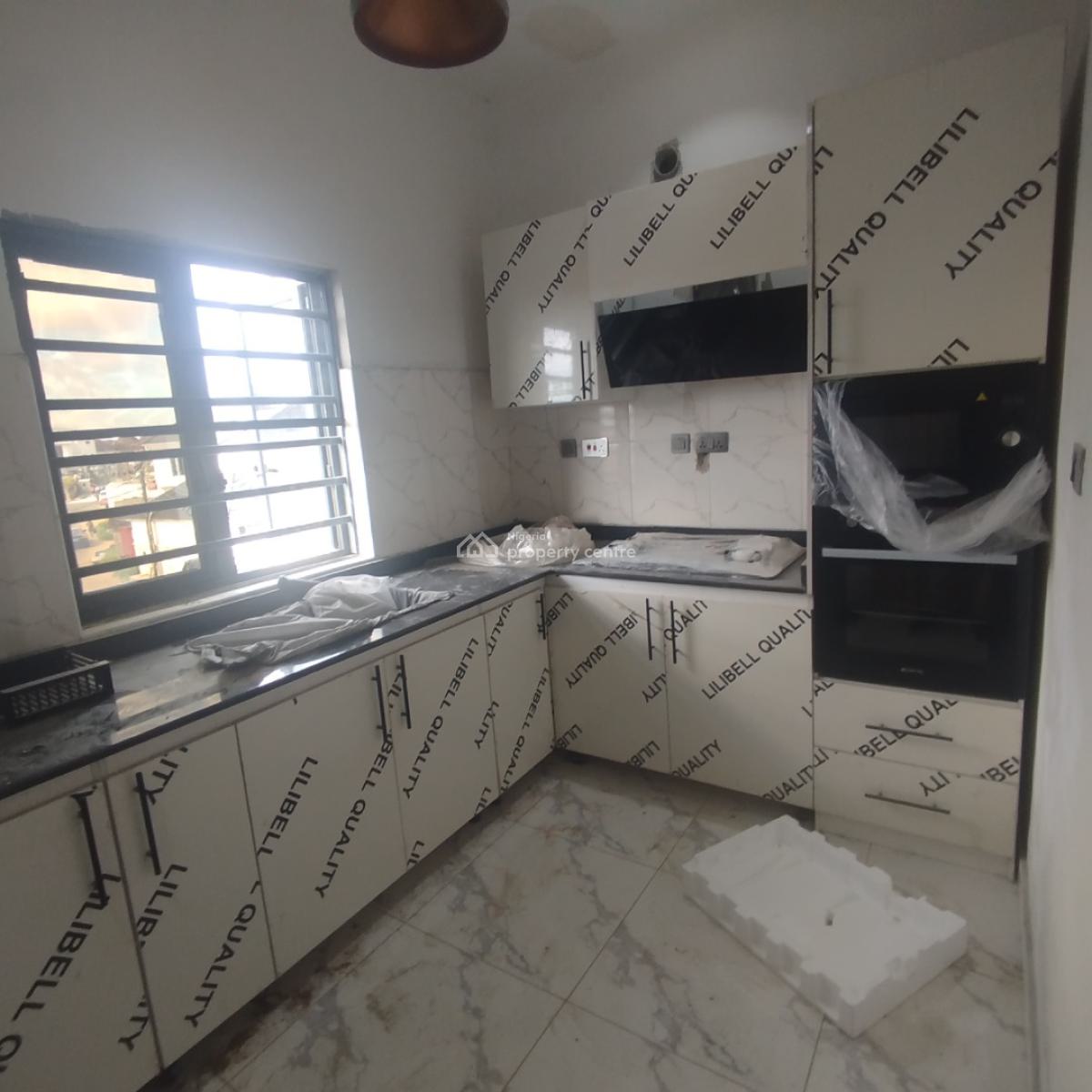 Fantastic 3 Bedroom Flat, Orchid Road Before The Roundabout, Lekki Expressway, Lekki, Lagos, Flat / Apartment for Sale
