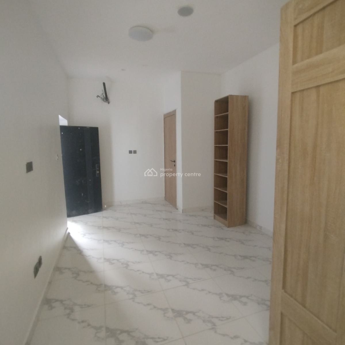 Fantastic 3 Bedroom Flat, Orchid Road Before The Roundabout, Lekki Expressway, Lekki, Lagos, Flat / Apartment for Sale