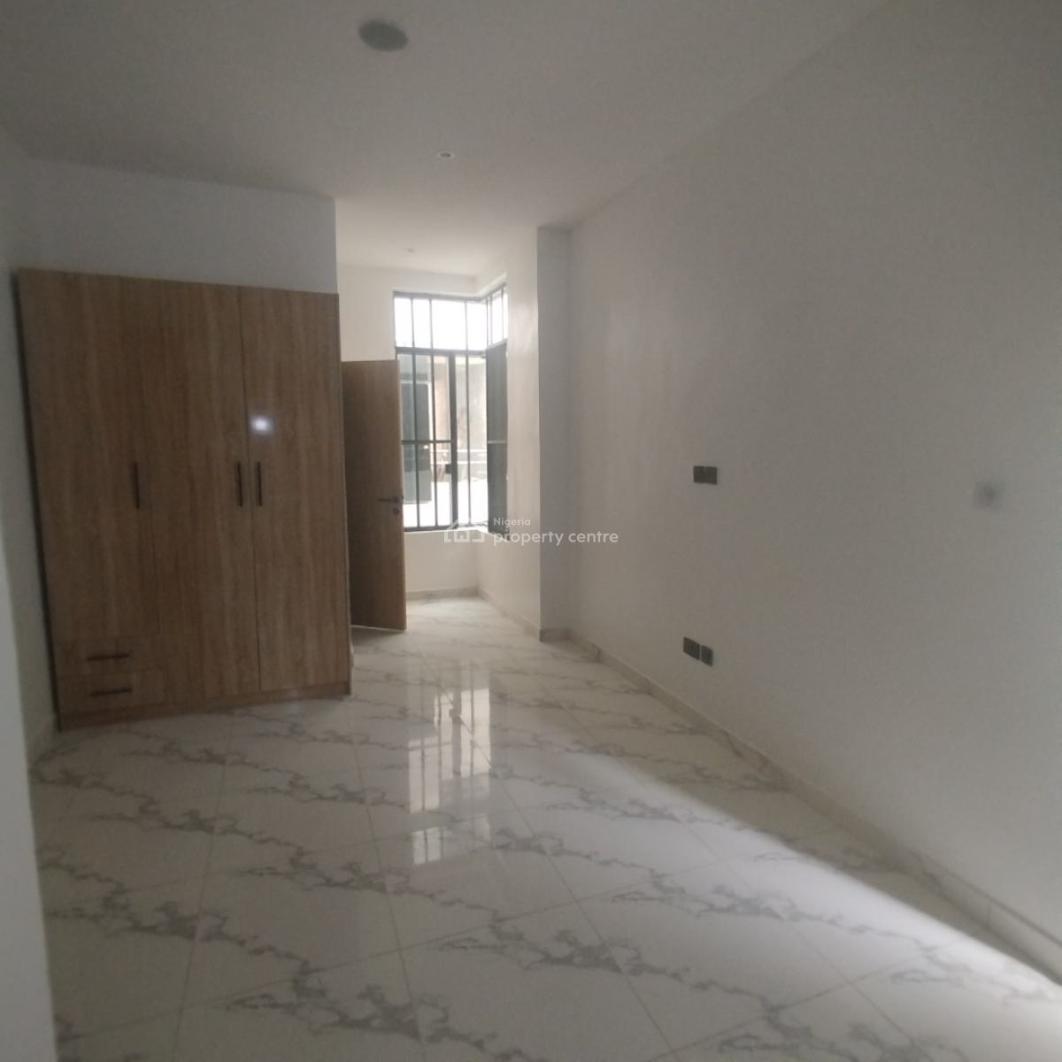 Fantastic 3 Bedroom Flat, Orchid Road Before The Roundabout, Lekki Expressway, Lekki, Lagos, Flat / Apartment for Sale