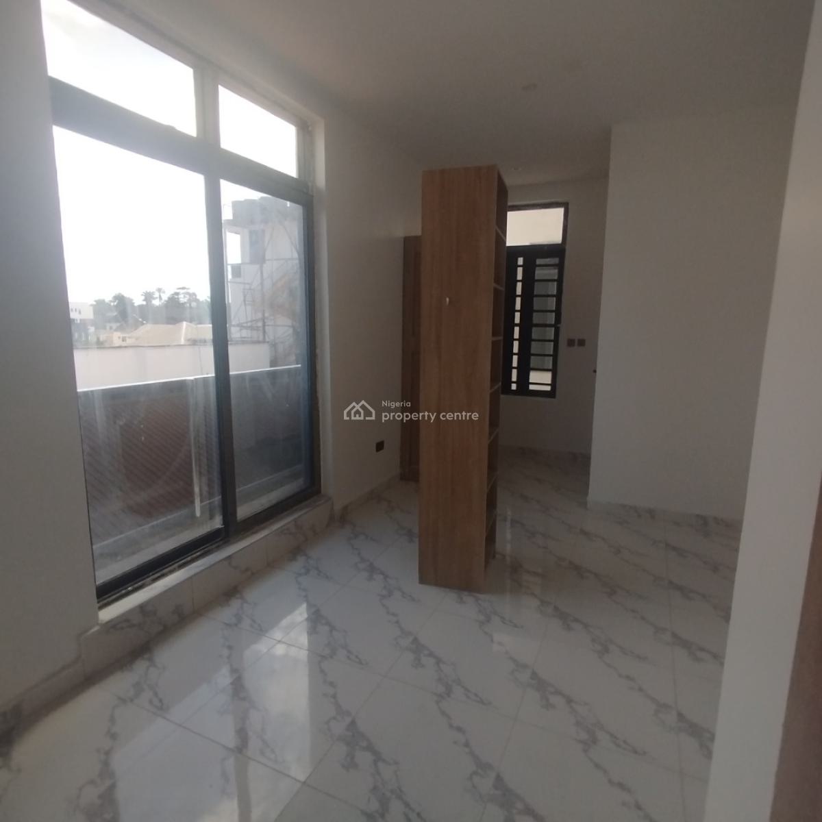 Fantastic 3 Bedroom Flat, Orchid Road Before The Roundabout, Lekki Expressway, Lekki, Lagos, Flat / Apartment for Sale