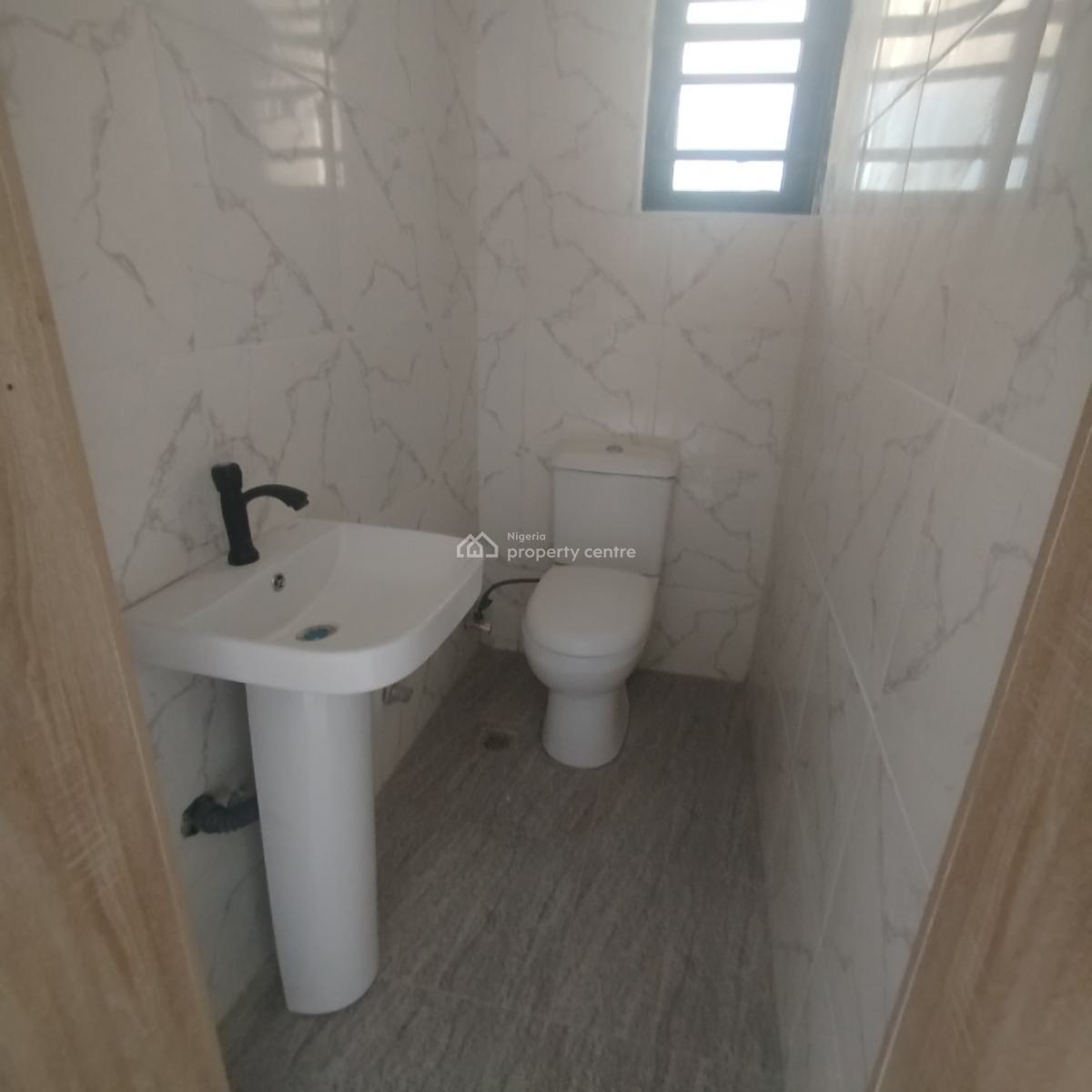 Fantastic 3 Bedroom Flat, Orchid Road Before The Roundabout, Lekki Expressway, Lekki, Lagos, Flat / Apartment for Sale
