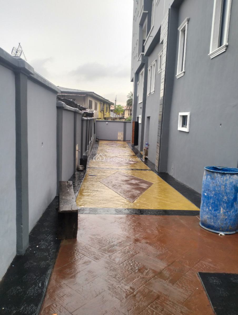 Mini Warehouses/flats at Bolade Oshodi Lagos, Balogun Street Bolade Oshodi Lagos, Oshodi, Lagos, Warehouse for Rent