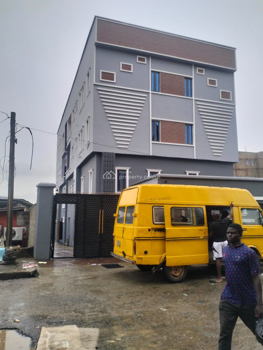 Mini Warehouses/flats at Bolade Oshodi Lagos, Balogun Street Bolade Oshodi Lagos, Oshodi, Lagos, Warehouse for Rent
