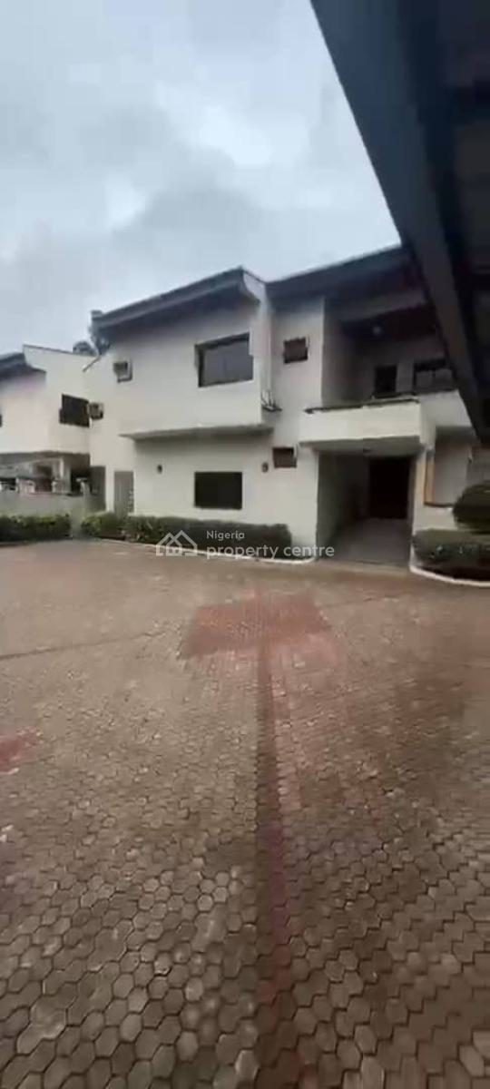Old House with 6 Bedroom Fully Detached Duplex, Maitama District, Abuja, Detached Duplex for Sale