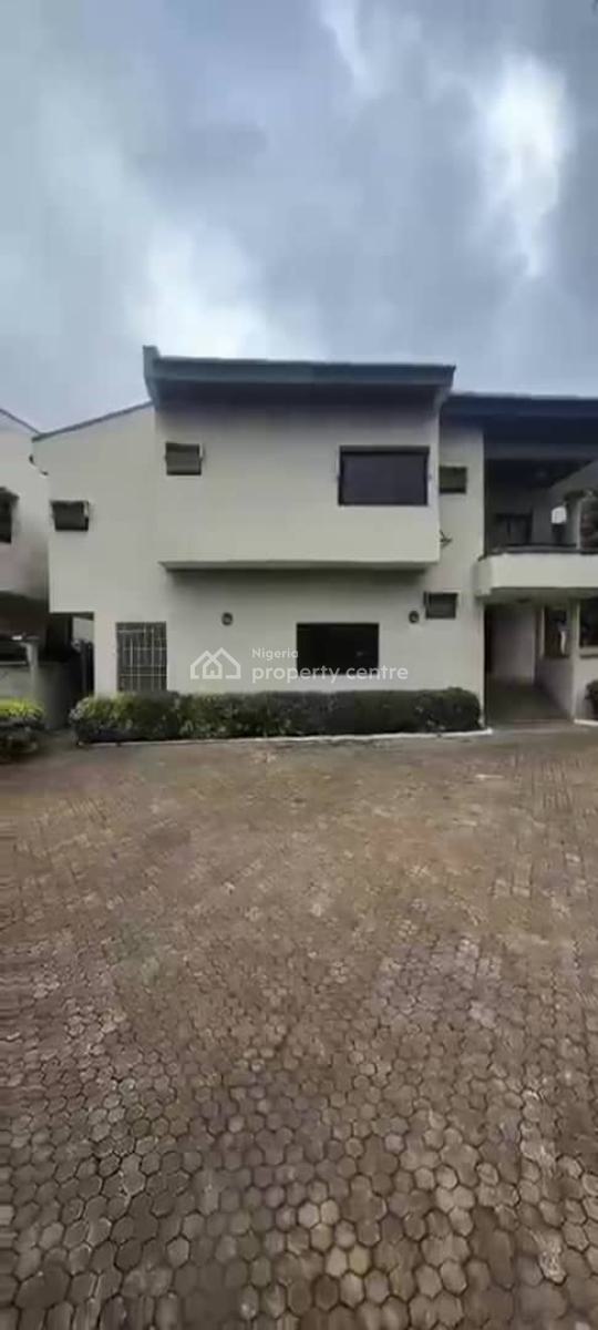 Old House with 6 Bedroom Fully Detached Duplex, Maitama District, Abuja, Detached Duplex for Sale