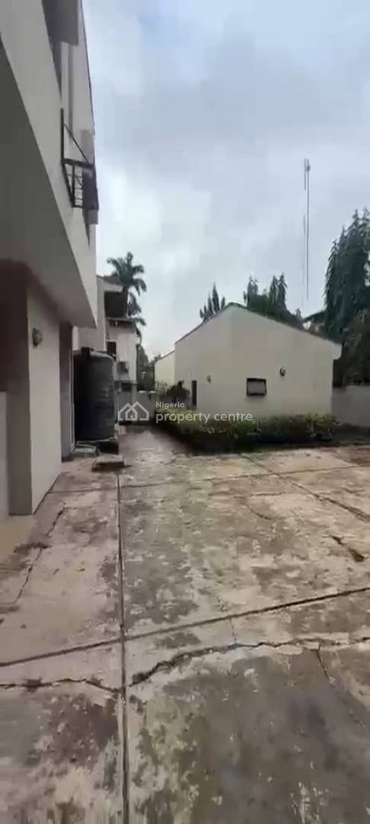 Old House with 6 Bedroom Fully Detached Duplex, Maitama District, Abuja, Detached Duplex for Sale