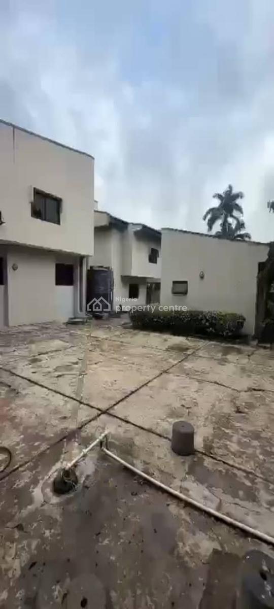 Old House with 6 Bedroom Fully Detached Duplex, Maitama District, Abuja, Detached Duplex for Sale