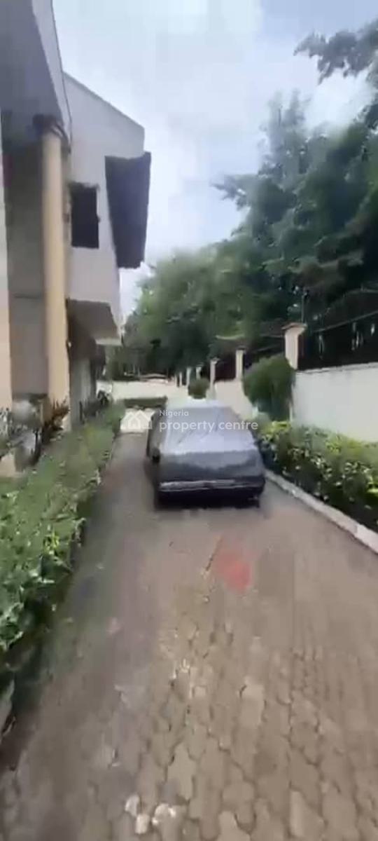 Old House with 6 Bedroom Fully Detached Duplex, Maitama District, Abuja, Detached Duplex for Sale
