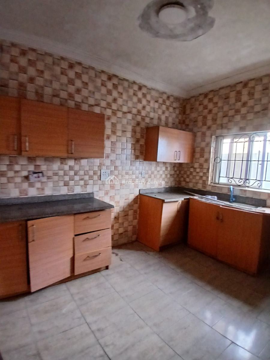 Rooms in a Shared Apartment, Greenville Estate, Badore Road, Ajah, Lagos, Flat / Apartment for Rent