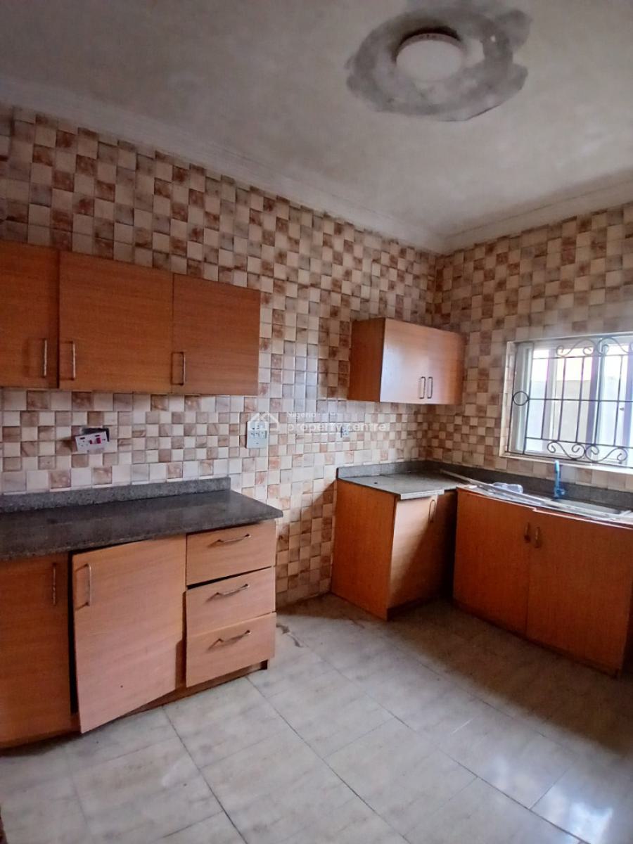 Rooms in a Shared Apartment, Greenville Estate, Badore Road, Ajah, Lagos, Flat / Apartment for Rent