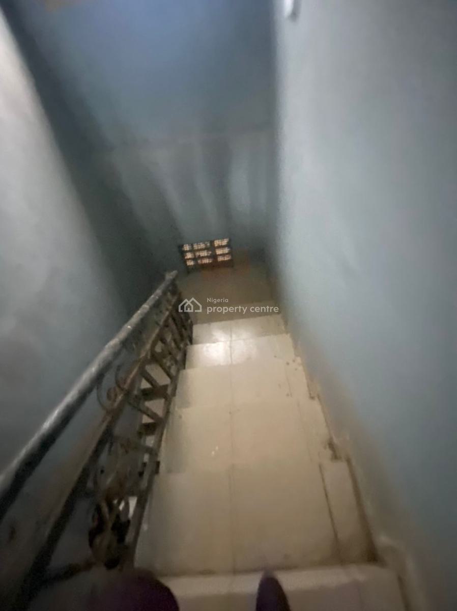 Spacious 3 Bedroom Duplex Available, Orinbawa Phase 2, Lekki Expressway, Lekki, Lagos, Flat / Apartment for Rent