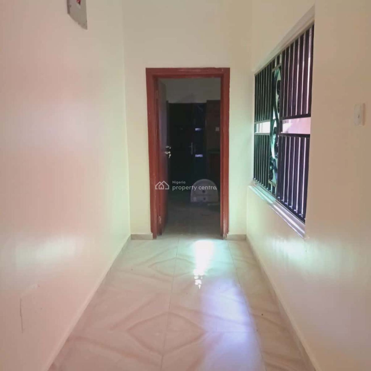 Modestly Finished Luxury 3 Bedrooms Flat with Bq, Lekki Phase 1, Lekki, Lagos, Flat / Apartment for Rent