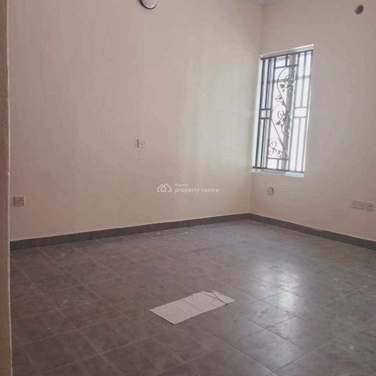 Modestly Finished Luxury 3 Bedrooms Flat with Bq, Lekki Phase 1, Lekki, Lagos, Flat / Apartment for Rent