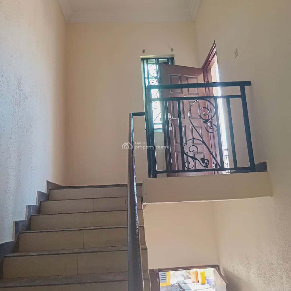 Modestly Finished Luxury 3 Bedrooms Flat with Bq, Lekki Phase 1, Lekki, Lagos, Flat / Apartment for Rent