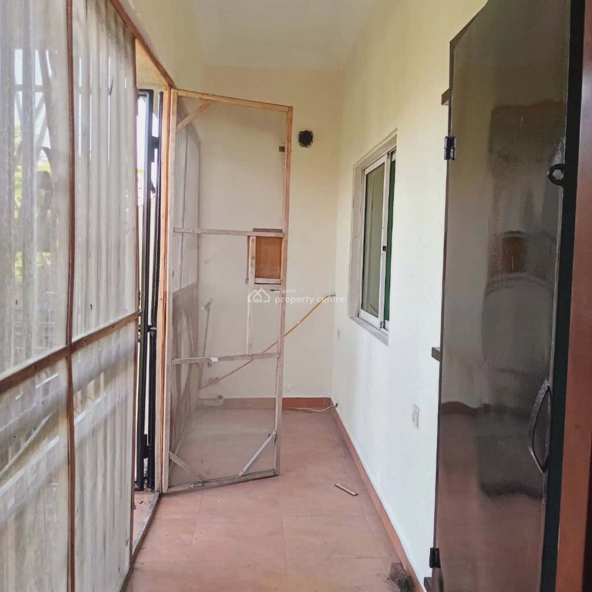 Modestly Finished Luxury 3 Bedrooms Flat with Bq, Lekki Phase 1, Lekki, Lagos, Flat / Apartment for Rent