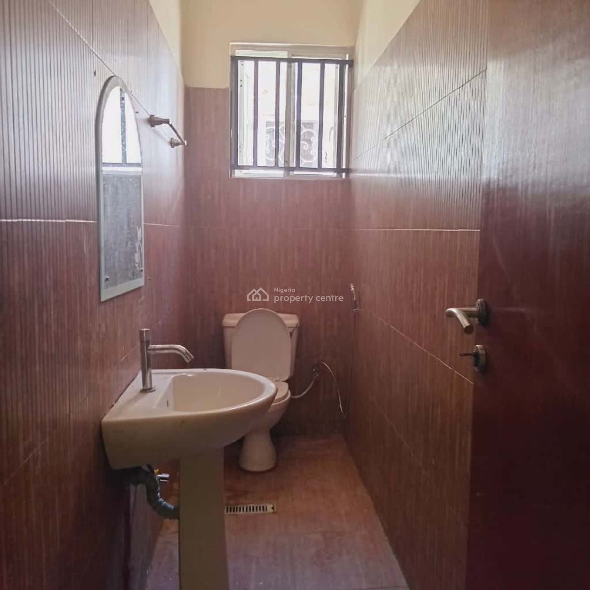 Modestly Finished Luxury 3 Bedrooms Flat with Bq, Lekki Phase 1, Lekki, Lagos, Flat / Apartment for Rent