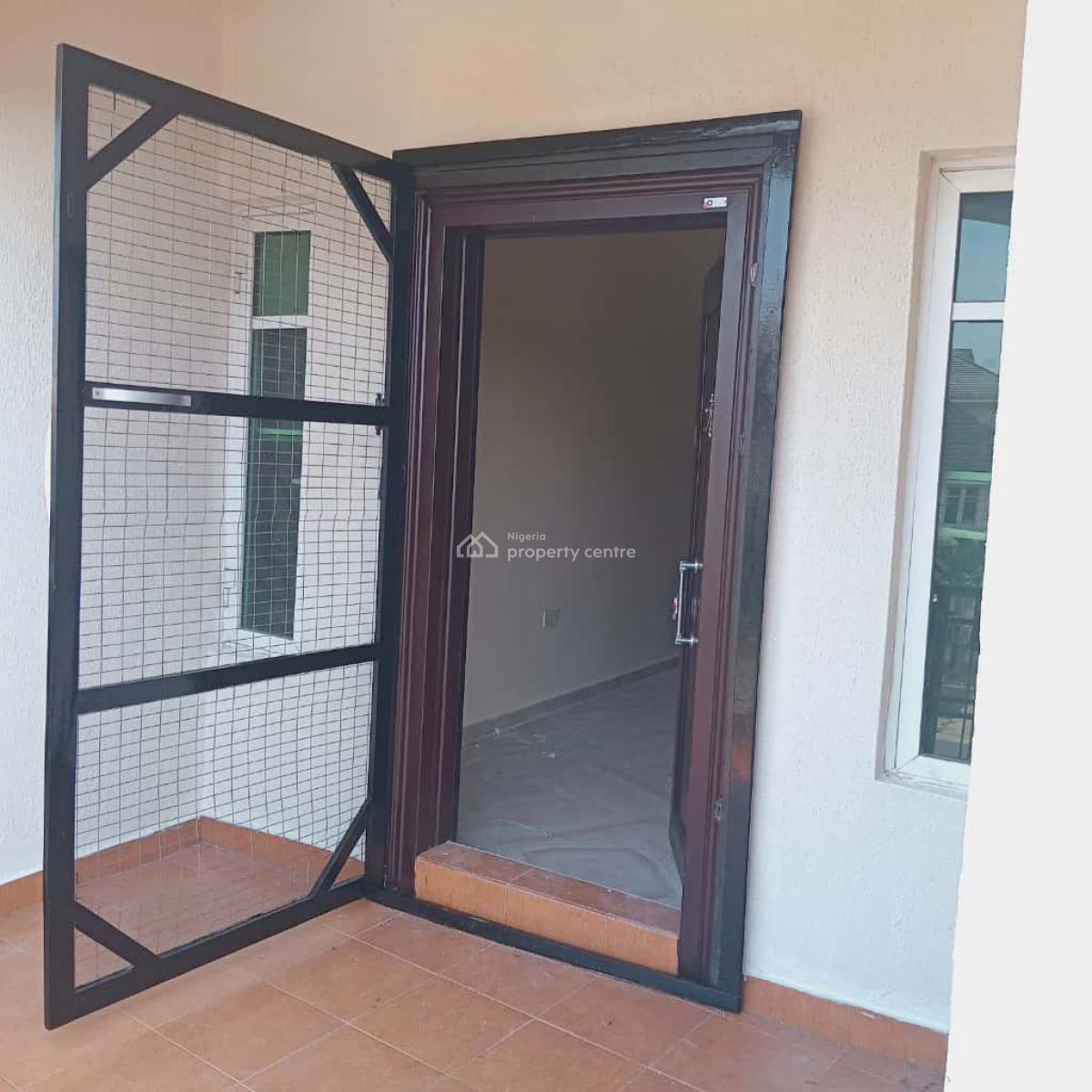 Modestly Finished Luxury 3 Bedrooms Flat with Bq, Lekki Phase 1, Lekki, Lagos, Flat / Apartment for Rent