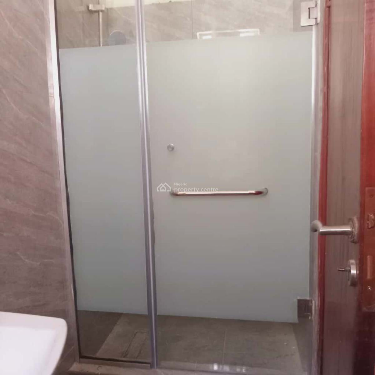 Modestly Finished Luxury 3 Bedrooms Flat with Bq, Lekki Phase 1, Lekki, Lagos, Flat / Apartment for Rent