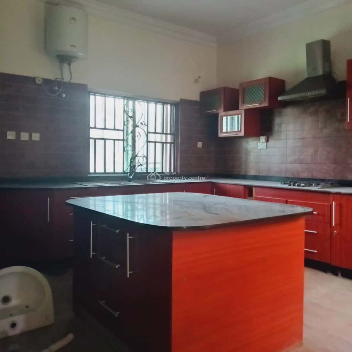Modestly Finished Luxury 3 Bedrooms Flat with Bq, Lekki Phase 1, Lekki, Lagos, Flat / Apartment for Rent