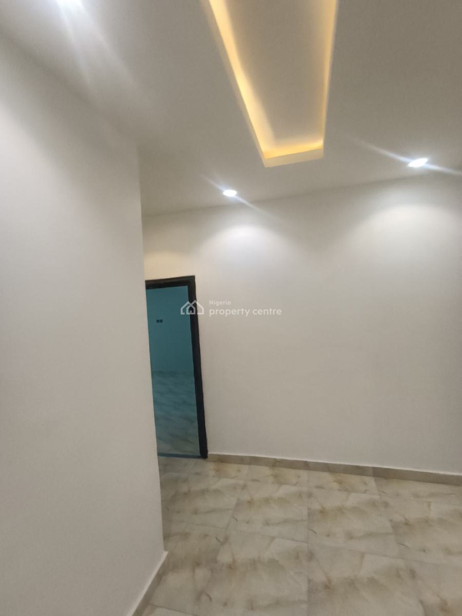 a Standard 2bedroom, Good Saint Estate Before Novare Shoprite Ajah, Lekki Phase 2, Lekki, Lagos, Flat / Apartment for Rent