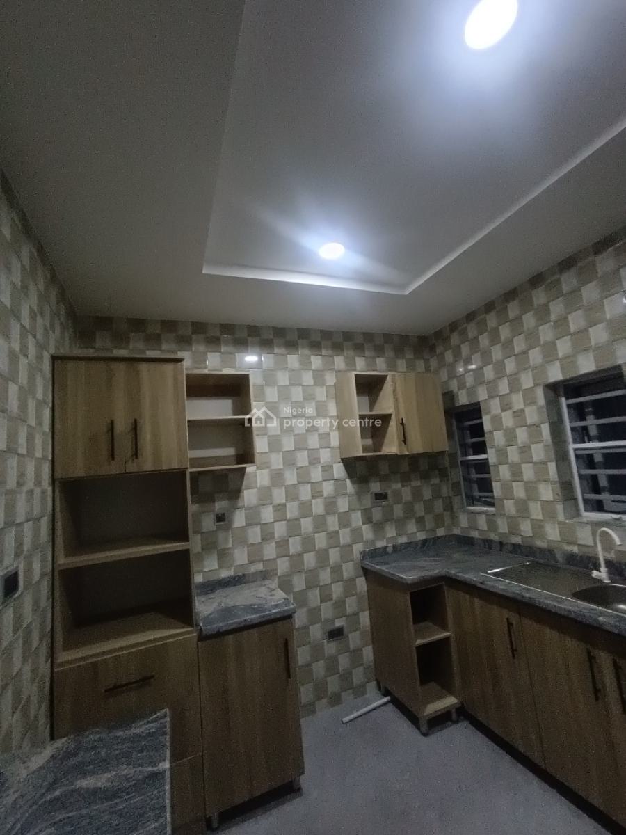 a Standard 2bedroom, Good Saint Estate Before Novare Shoprite Ajah, Lekki Phase 2, Lekki, Lagos, Flat / Apartment for Rent