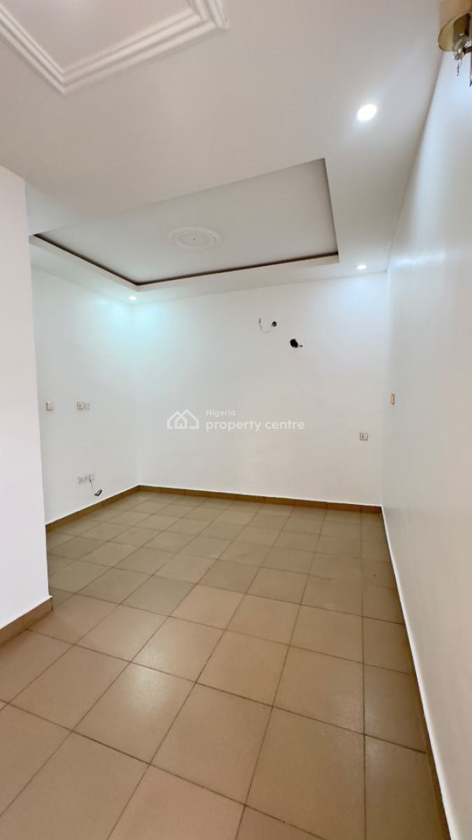 Neatly Revamped 2 Bedroom Flat, Turkish Hospital, Idu Industrial, Abuja, Flat / Apartment for Rent