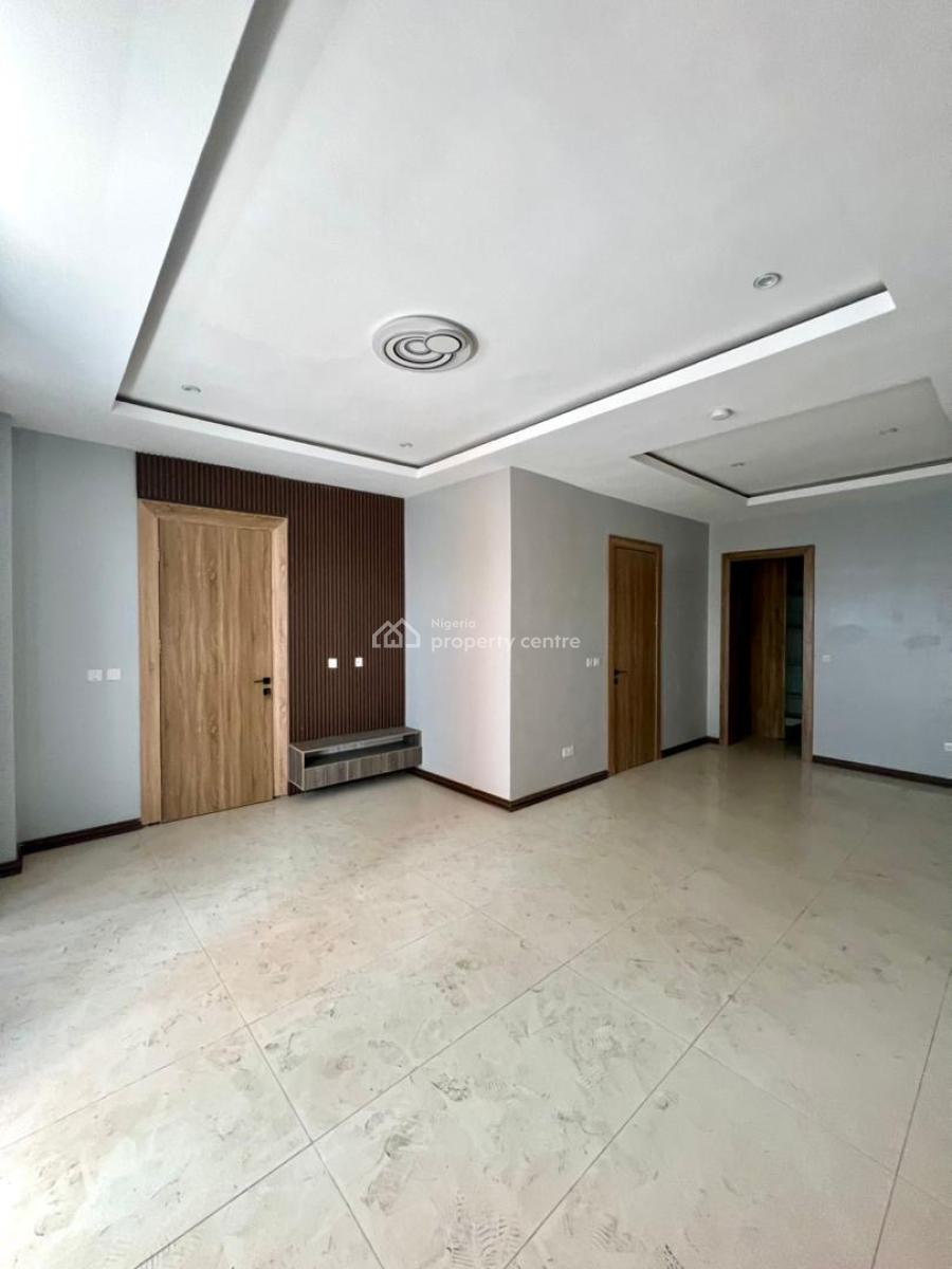 Beautiful 4 Bedroom Maisonette in a Gated Estate, Lekki Phase 1, Lekki, Lagos, Flat / Apartment for Sale