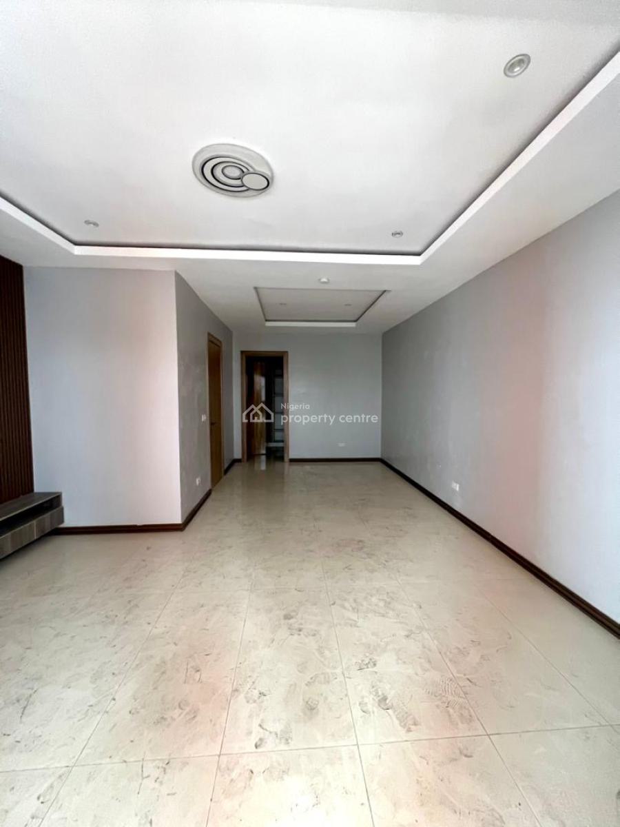 Beautiful 4 Bedroom Maisonette in a Gated Estate, Lekki Phase 1, Lekki, Lagos, Flat / Apartment for Sale