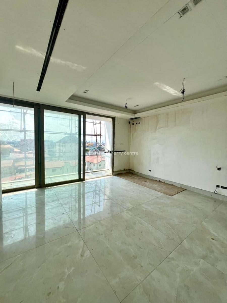 Beautiful 4 Bedroom Maisonette with an Elevator, Pool and Gym, Lekki Phase 1, Lekki, Lagos, Flat / Apartment for Sale